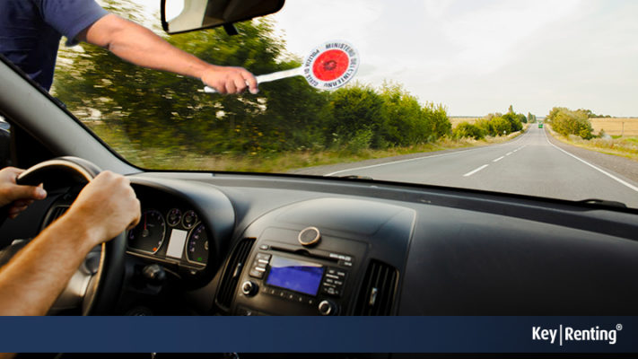 Coronavirus: come viaggiare in auto e misure su rinnovo patente e revisione