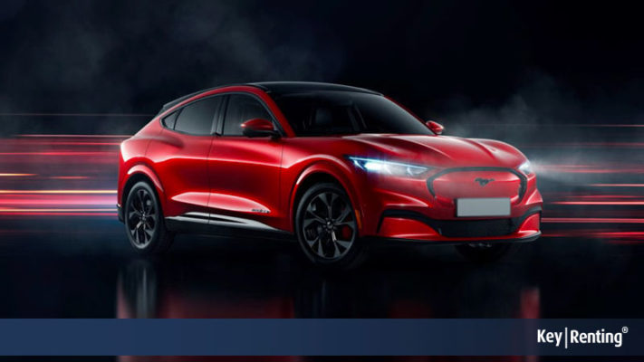 Ford Mustang Mach-E, il nuovo Suv elettrico elegante e sportivo